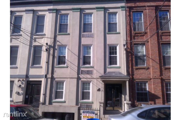 Primary Photo - 112 Bloomfield St