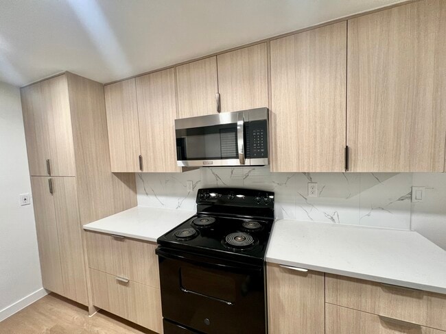 New Microwave - 6722 S Monroe St