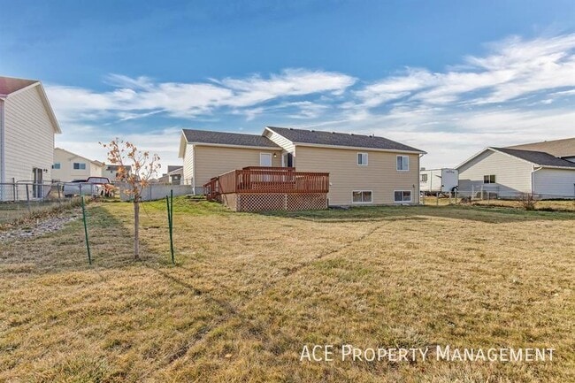Building Photo - 240 Grandeur Ln