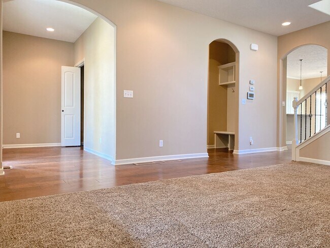 Foto del edificio - Beautiful & Nearly new SW Chalco area 4 bed Two Story