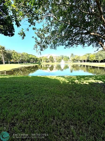 Foto del edificio - 3915 Passion Flower Rd