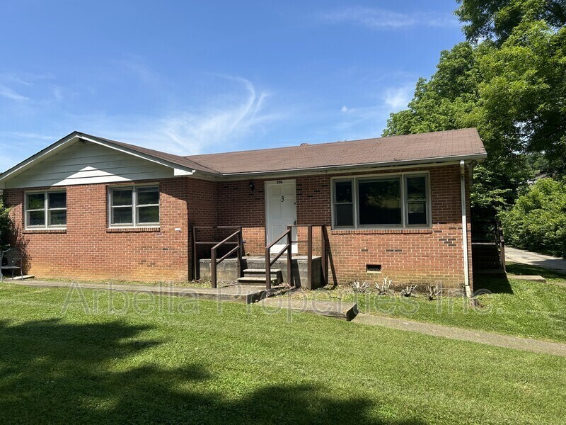 Primary Photo - 230 Booher Ln