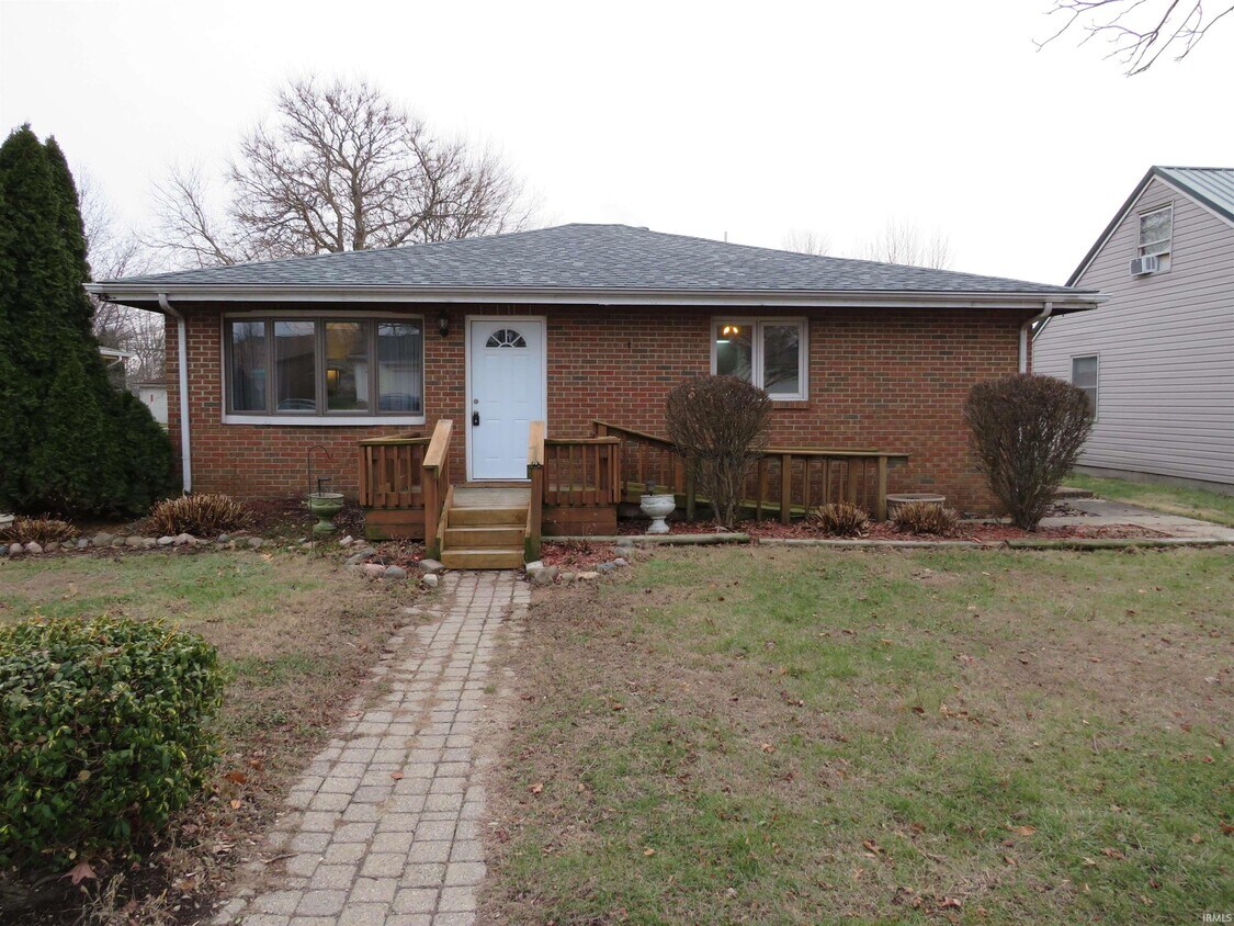 Primary Photo - 413 W Harrison St