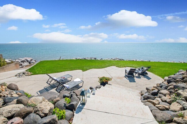 Building Photo - 8090 N Beach Dr