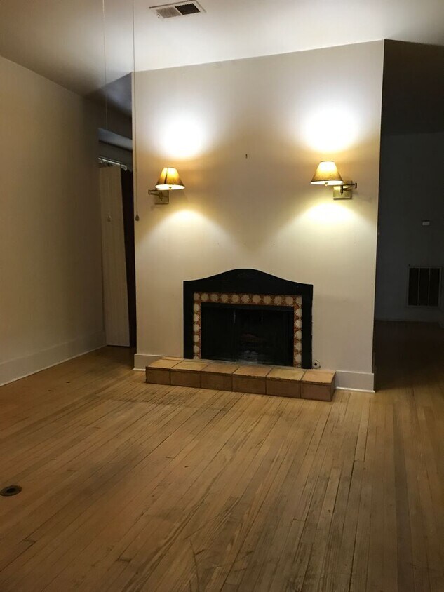 Foto del edificio - 2220 Olive St - Alexandria, off Chester