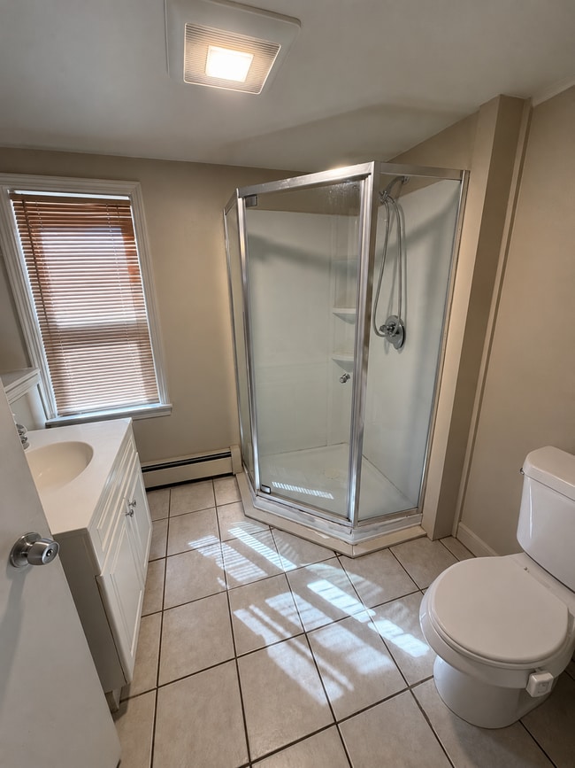 Bathroom - 54 Portland St