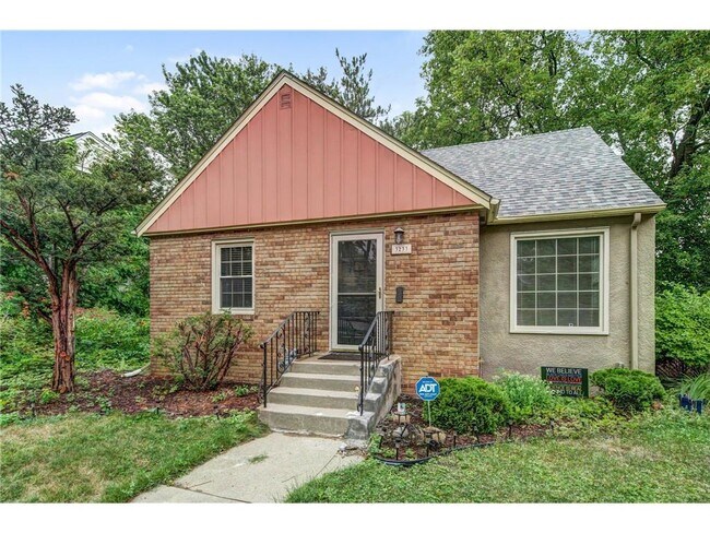 Building Photo - 3233 Hayes St NE