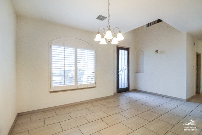 Building Photo - 3204 Merry Mdw