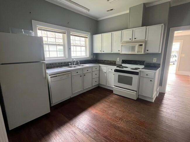 Building Photo - DOWNTOWN WILMINGTON - 2 Bedroom/2 Bath