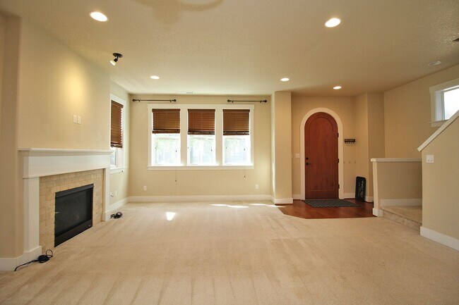 Foto del edificio - 420 SW 204th Terrace