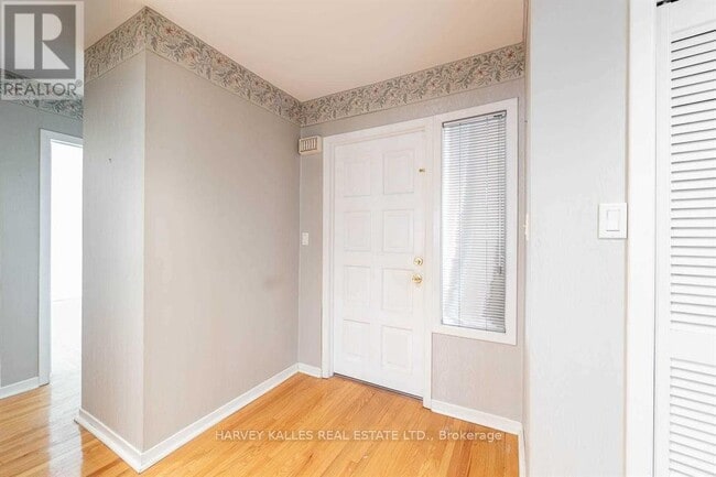 Building Photo - 550 Glencairn Ave