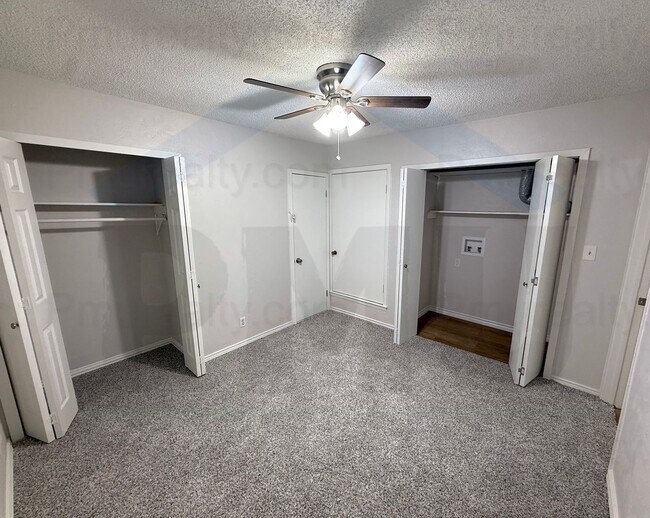 Building Photo - AVAILABLE NOW!!! Comfortable 4 br, 1.5 ba house for rent in Balch Springs