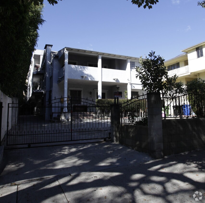 Building Photo - 1919 Tamarind Ave