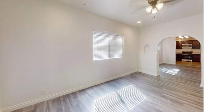 Foto del edificio - 663 W Sepulveda St