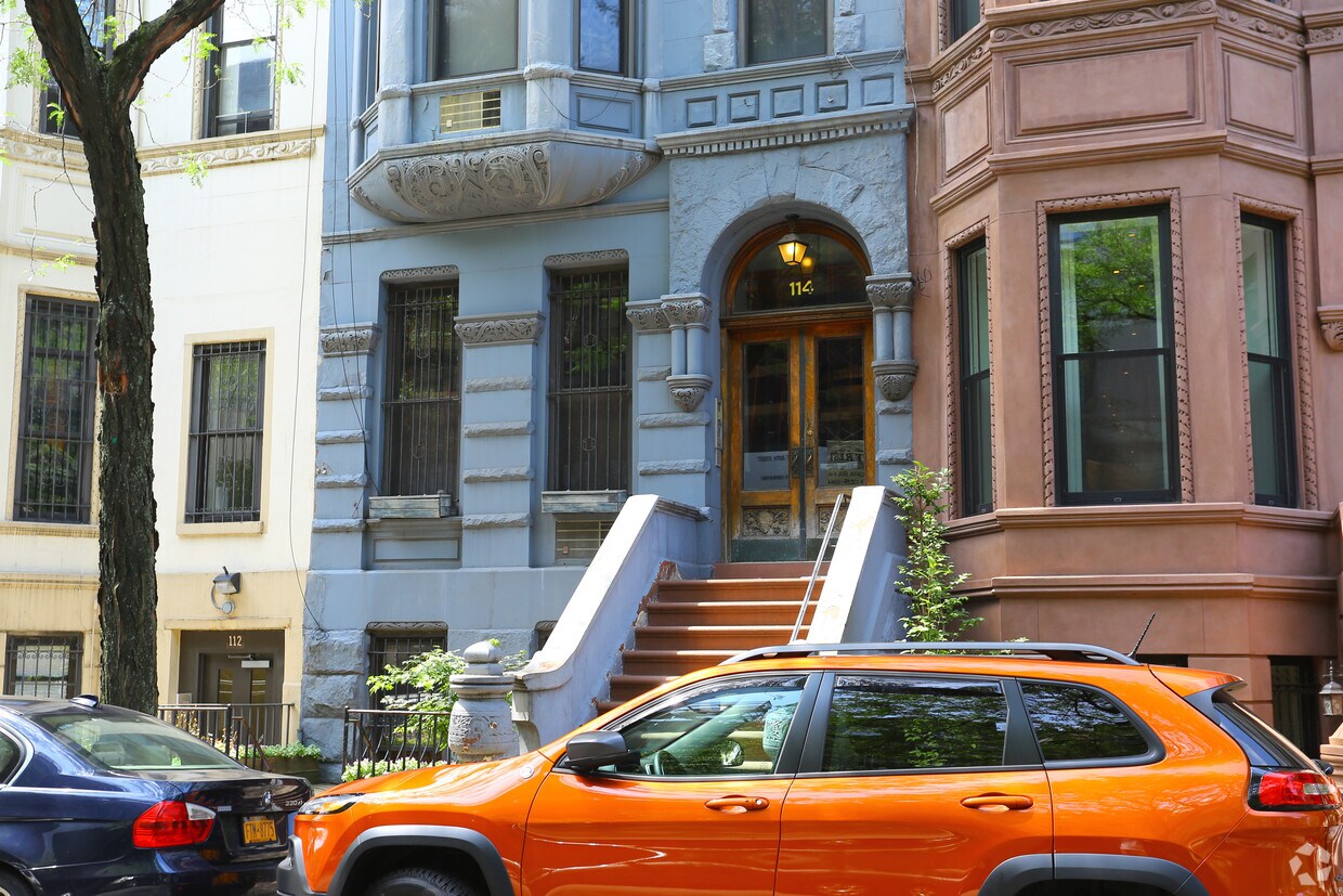 Building Photo - 114 W 80th St