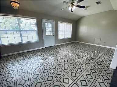 Building Photo - 1200 Garden Dr