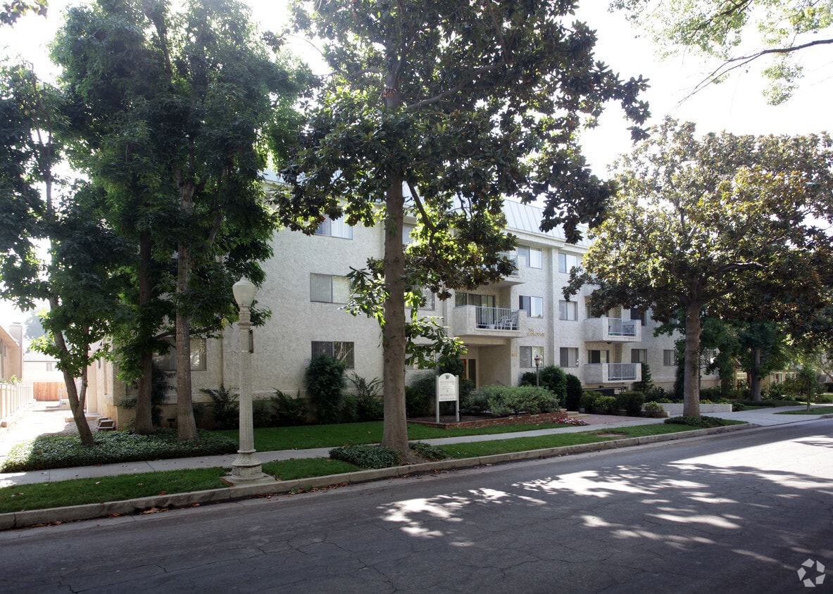 350 Oakland - 350 S Oakland