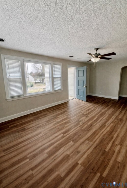 Foto del edificio - 2313 Greenway Ave