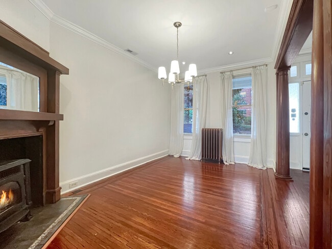 Foto del edificio - 219 Rhode Island Ave NE