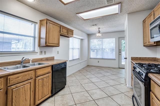 Foto del edificio - 5603 Misty Crest Dr