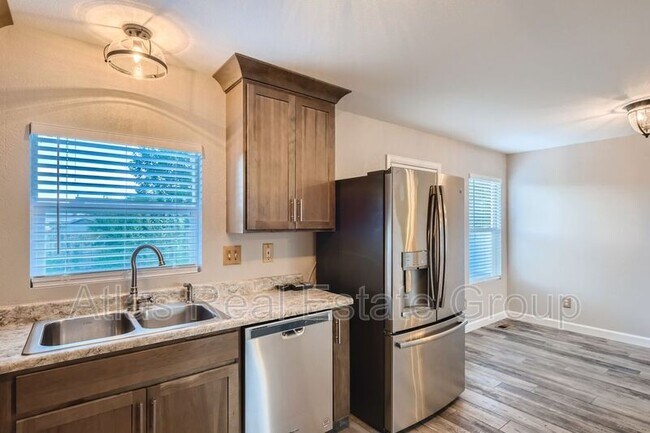 Foto del edificio - 2912 Spring Cove Dr