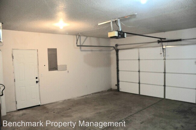 Building Photo - 3 br, 2 bath House - 9635 N. Melrose Street
