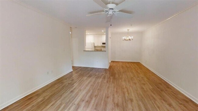 Foto del edificio - 300 Johnson Ferry Rd