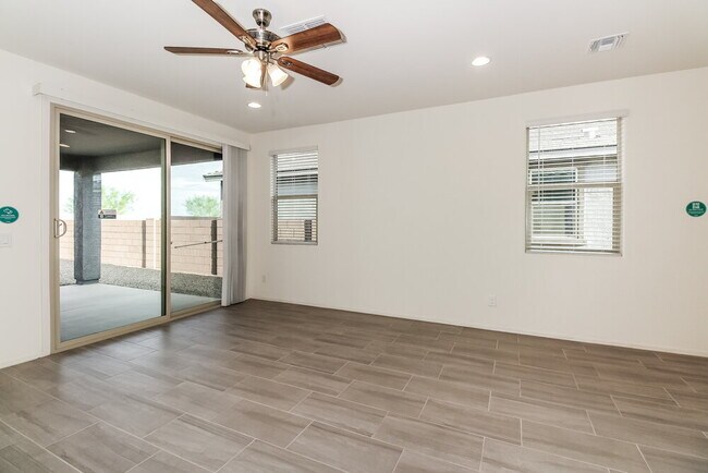 Building Photo - 13146 N Grayson Dr
