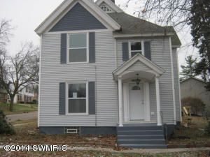 Primary Photo - 924 Knapp St NE
