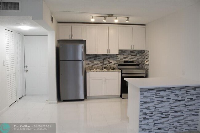 Foto del edificio - 1700 N Congress Ave