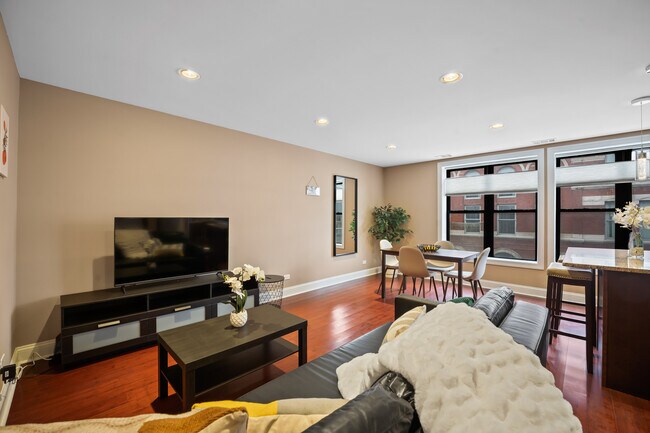 Foto del edificio - 1600 N Halsted St