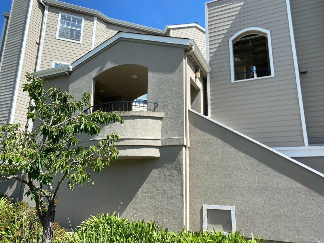 Primary Photo - 1579 S Novato Blvd