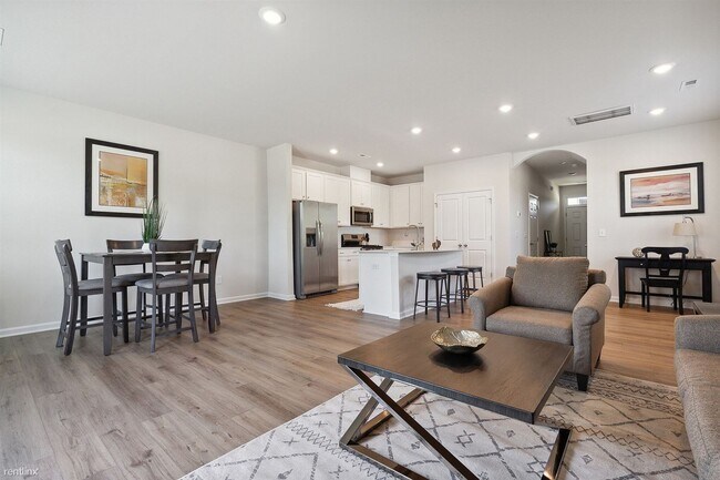 Building Photo - 3 br, 2.5 bath Townhome - 253 Red Tail Way