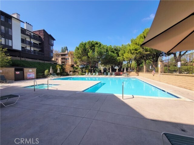 Foto del edificio - 2510 E Willow St