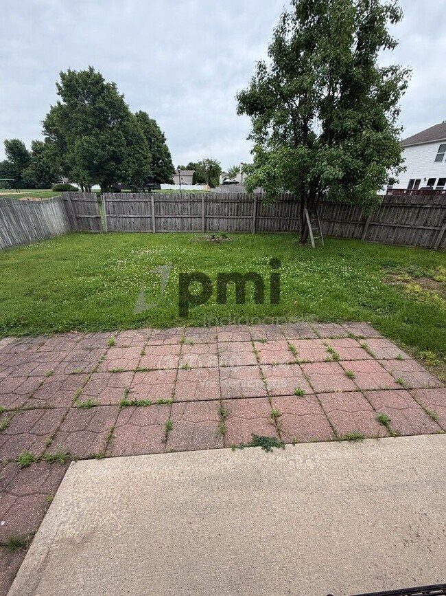 Foto del edificio - 14229 Weeping Cherry Dr