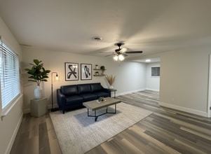 Building Photo - 1102 Apache Dr