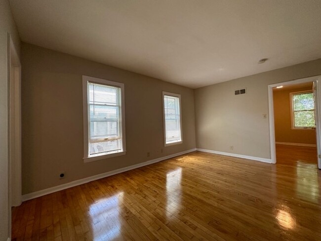 Building Photo - 3221 N Newhall St