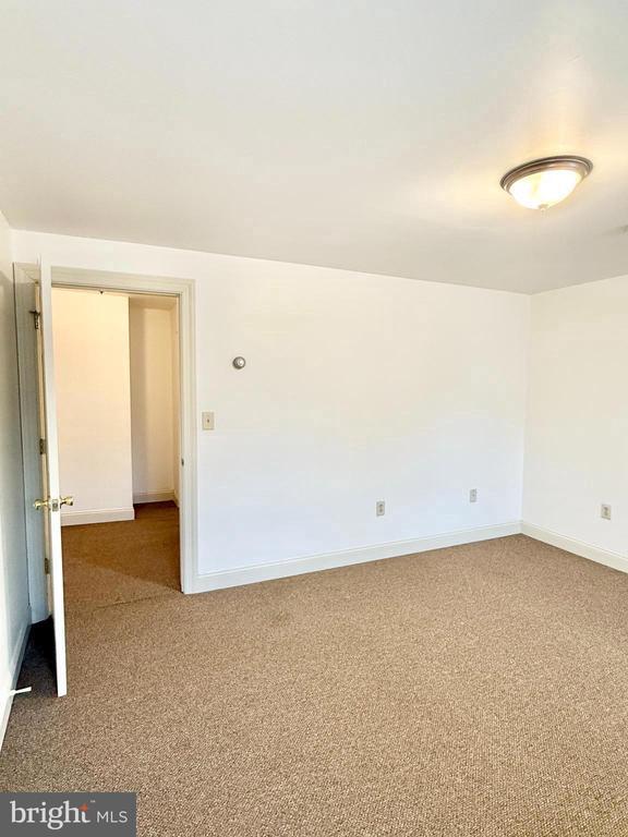 Foto del edificio - 26 N Main St