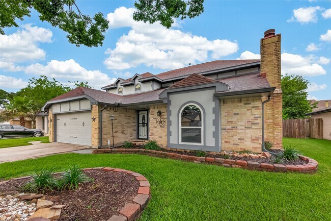 Building Photo - 12110 Essenbruk Dr