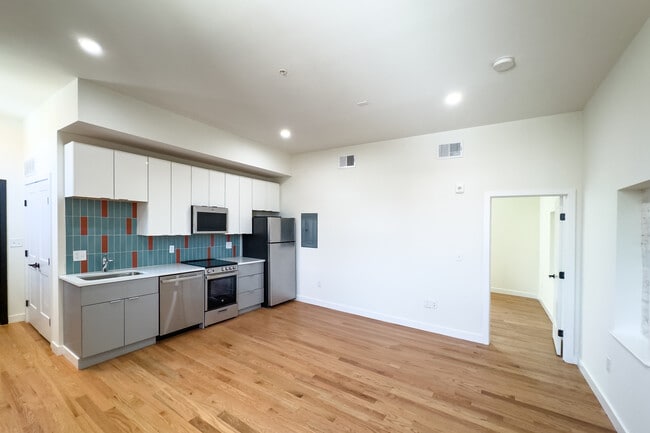 Apt 1 - 1 bedroom - Trenton Art Garage Apartments