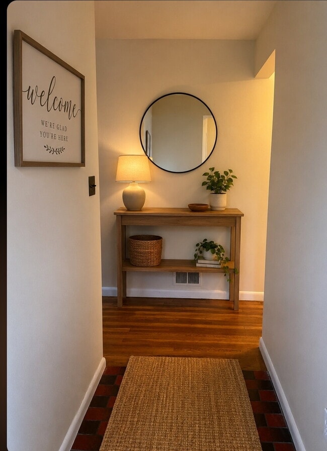 Photo - "Spacious 5-Bedroom Retreat with Cozy Fireplace in Fort Washington!" Apartment