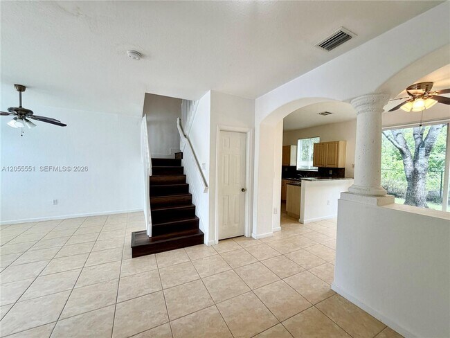 Building Photo - 1475 SE 24th Ct