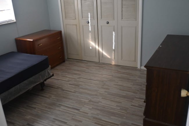 Foto del edificio - 1113 E Oak St