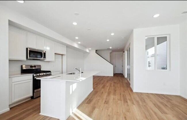 Building Photo - 2875 Taryn St