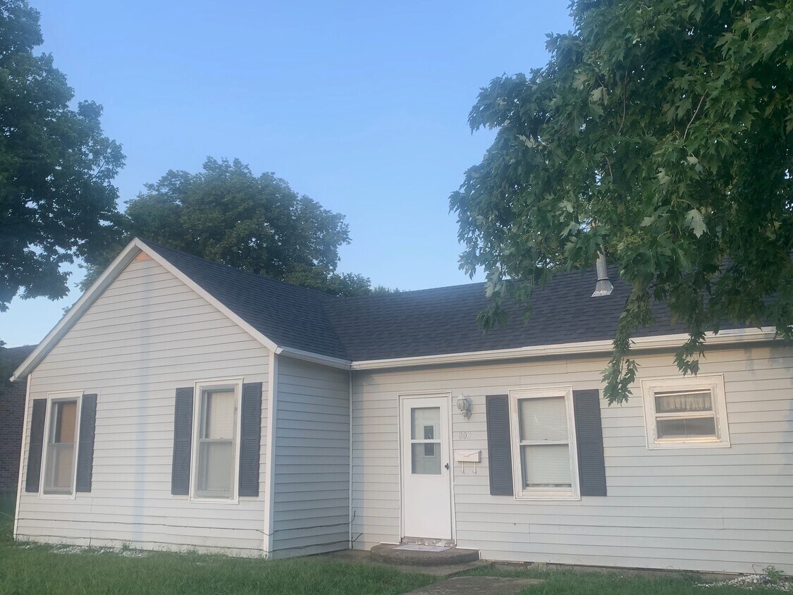 Primary Photo - 803 N 6th St
