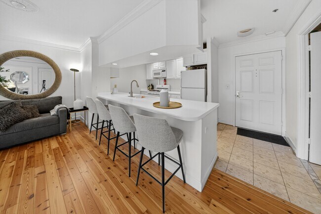 Foto del edificio - 1050 N Stuart St