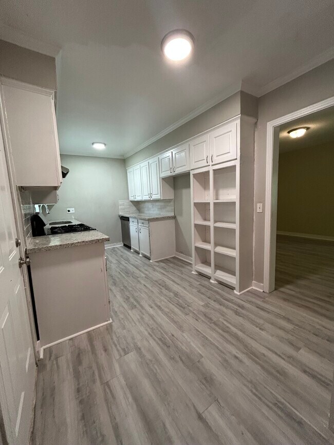 Photo - 515 Woodward Ave House