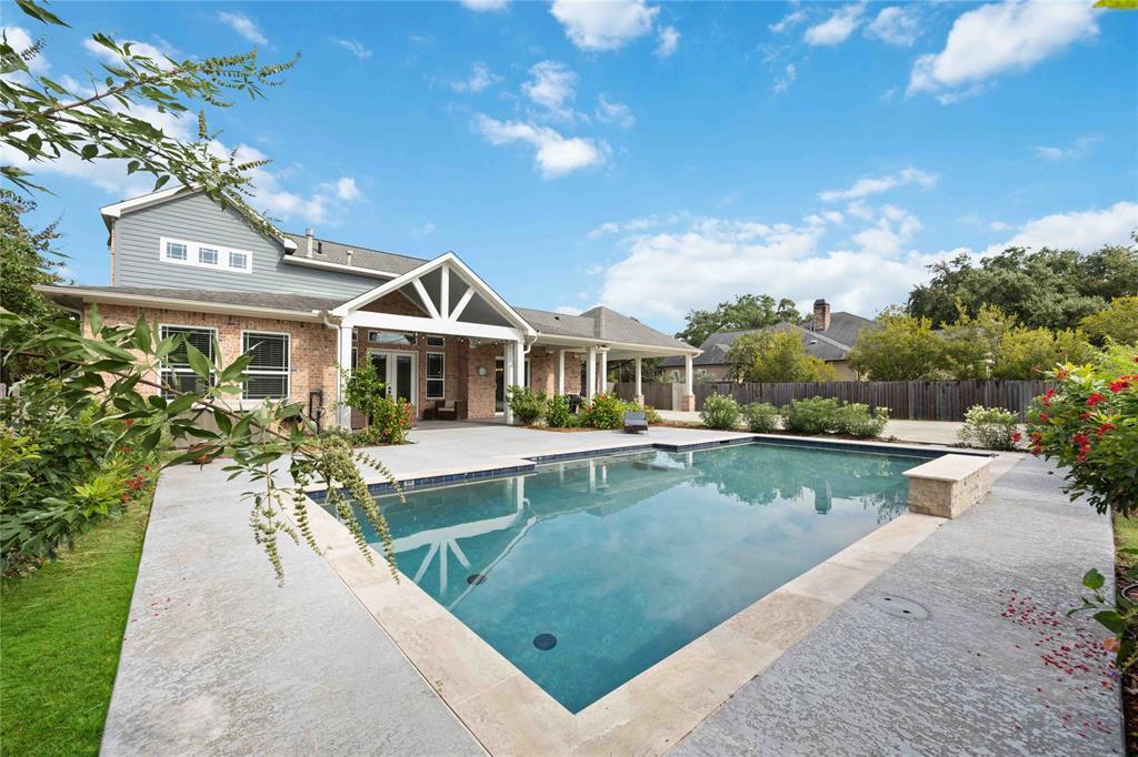 Foto principal - 706 Beaumont St