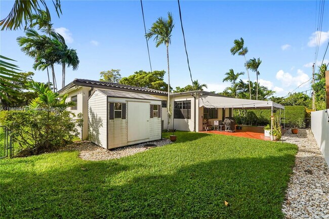 Foto del edificio - 6331 SW 18th St