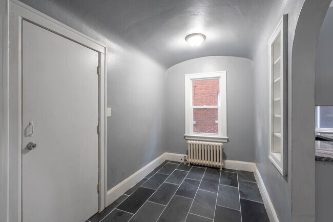 Foto del edificio - 2696 Webb St